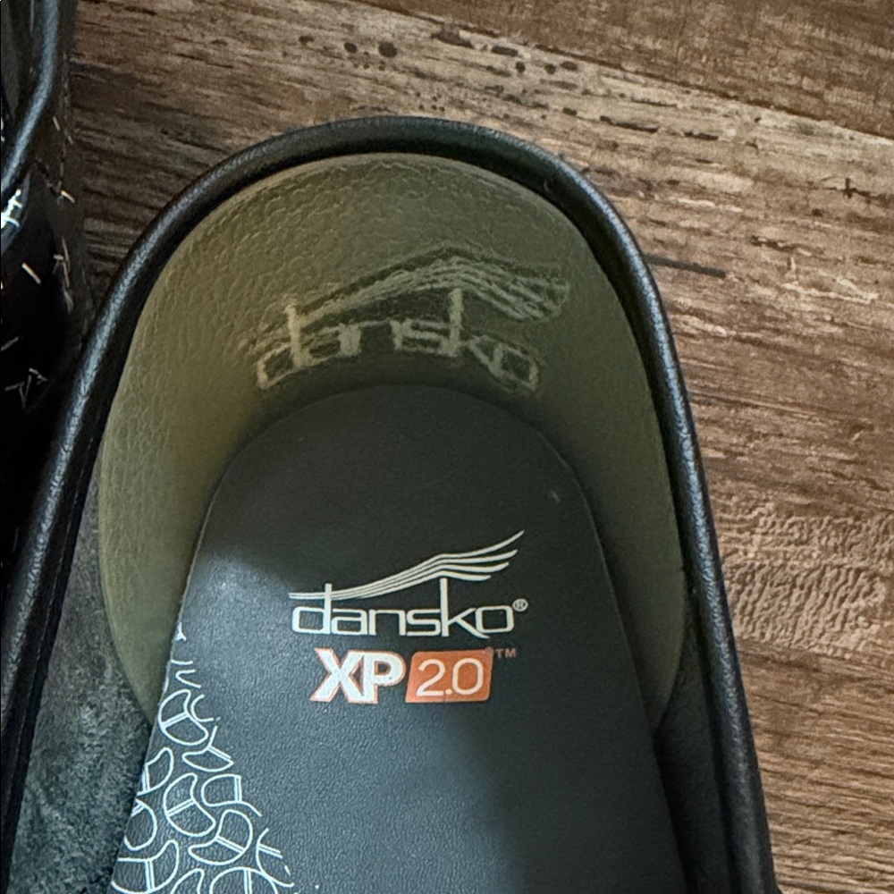 Dansko XP 2.0 Shiny Black Clogs - Picture 2 of 6